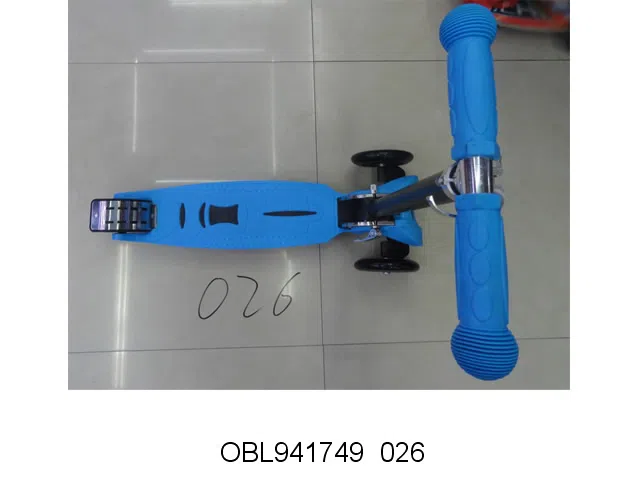 大米高四轮PU滑板车 3-4色混装_OBL941749