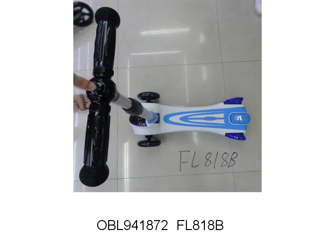 三轮滑板车带灯光音乐 可折叠 4色混装_OBL941872